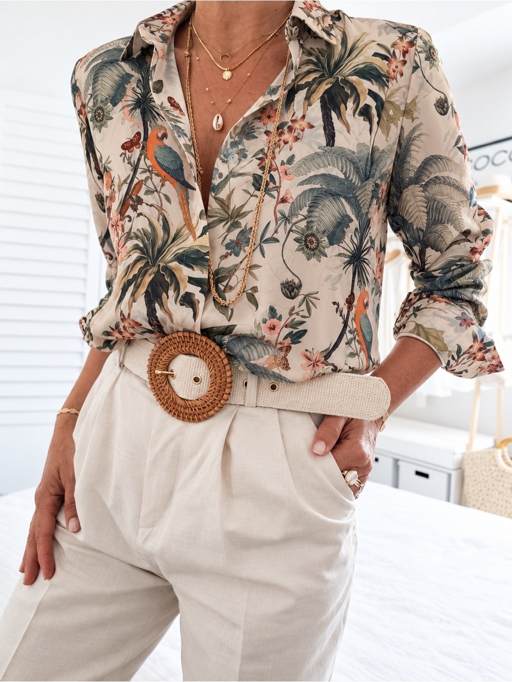 H&M Tropical Parrot & Botanical Print Blouse β Size 4